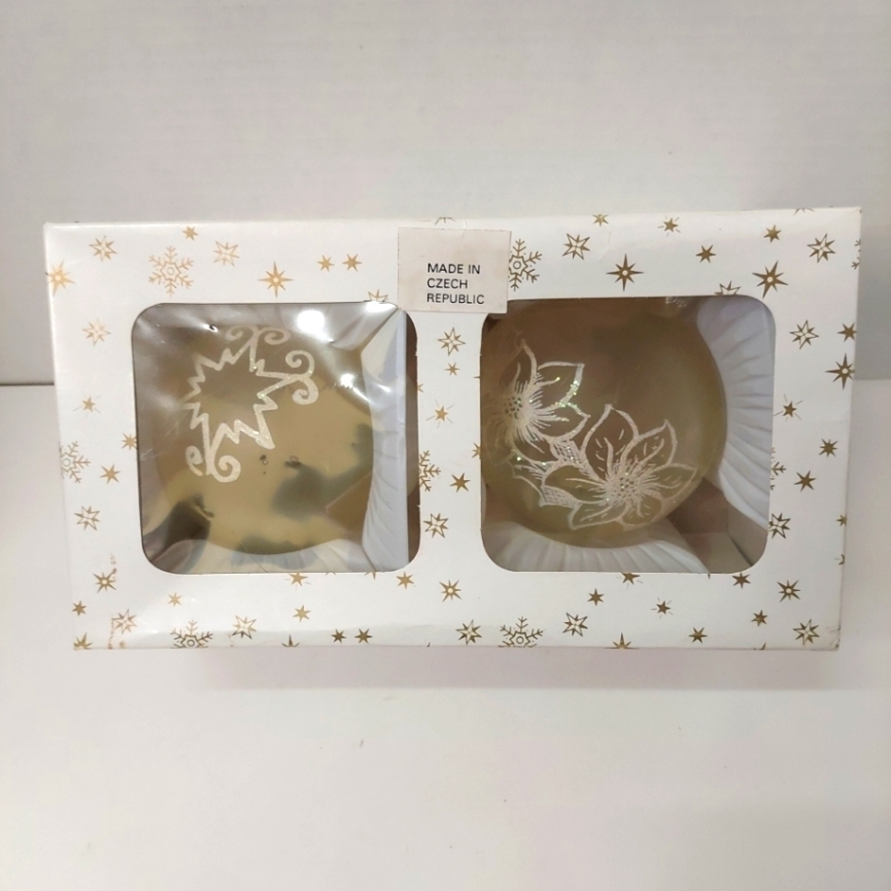 DILLARD's Christmas Vintage 2 White Czech Republic Glass Ball Ornaments
